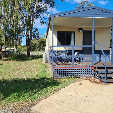 Pinjarra Caravan Park And Cabins エクステリア 写真