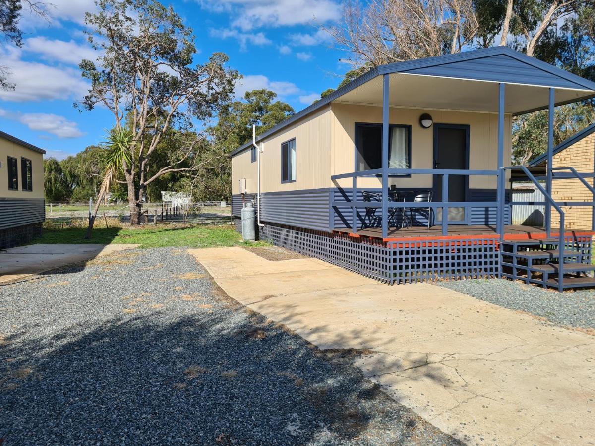 Pinjarra Caravan Park And Cabins エクステリア 写真