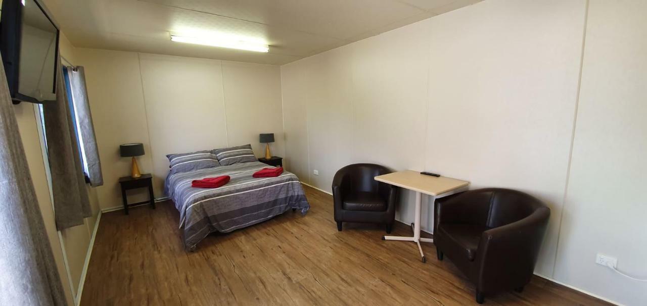 Pinjarra Caravan Park And Cabins エクステリア 写真