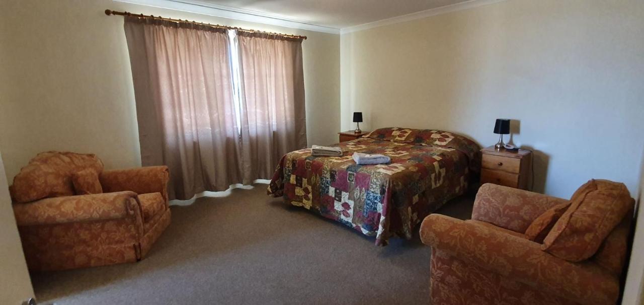 Pinjarra Caravan Park And Cabins エクステリア 写真
