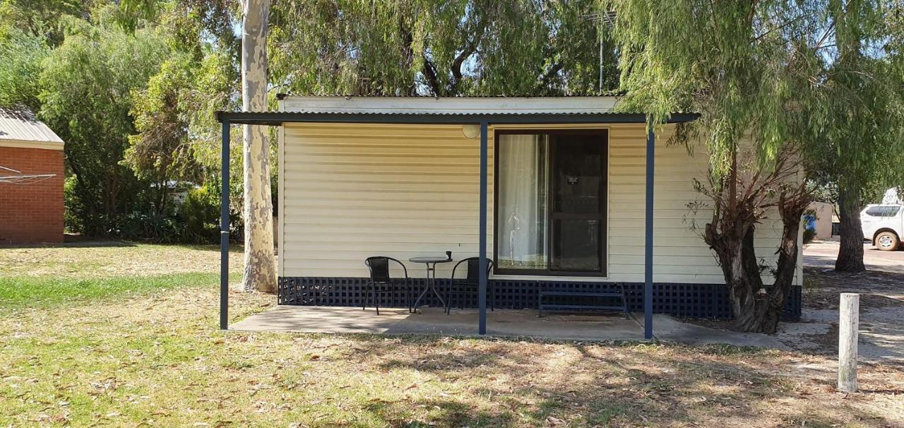 Pinjarra Caravan Park And Cabins エクステリア 写真