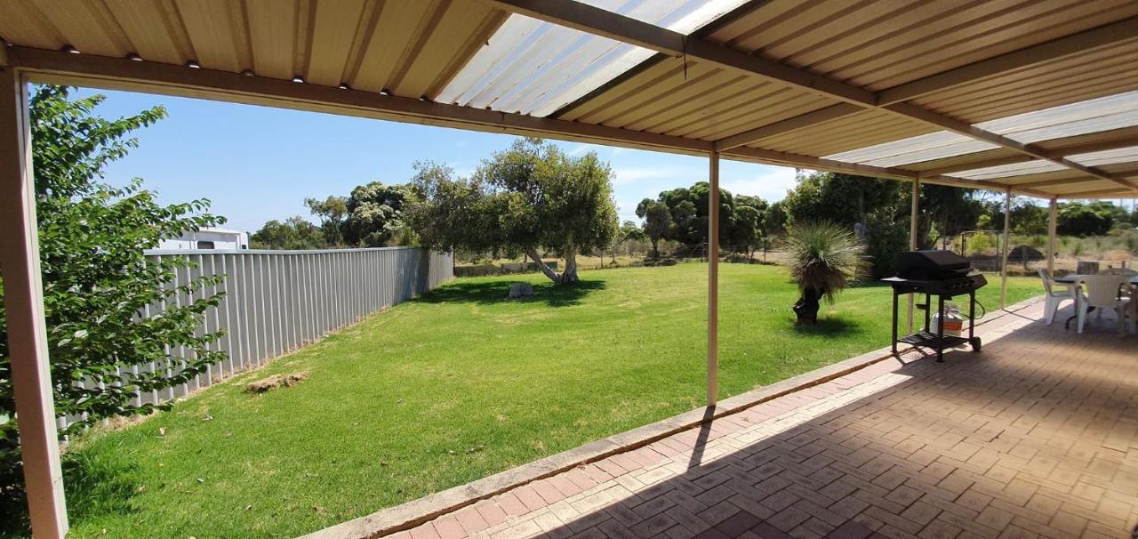 Pinjarra Caravan Park And Cabins エクステリア 写真