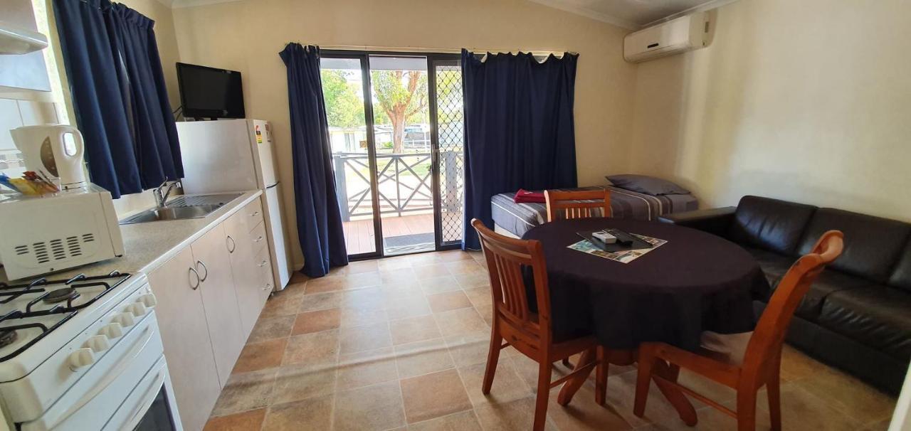 Pinjarra Caravan Park And Cabins エクステリア 写真