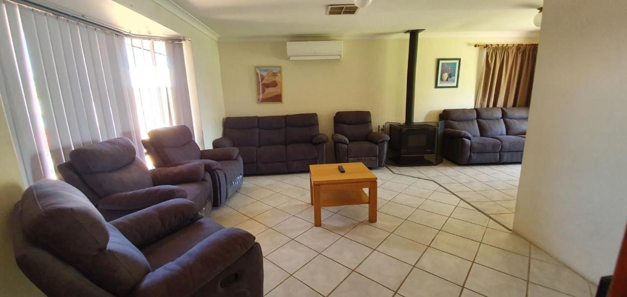 Pinjarra Caravan Park And Cabins エクステリア 写真
