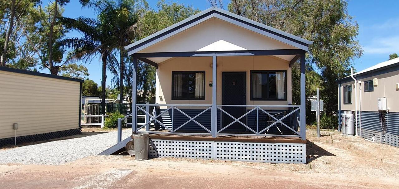 Pinjarra Caravan Park And Cabins エクステリア 写真